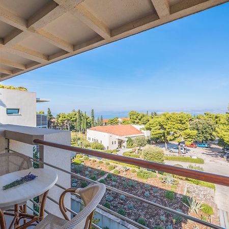 Aminess Vival Velaris Resort Supetar Εξωτερικό φωτογραφία