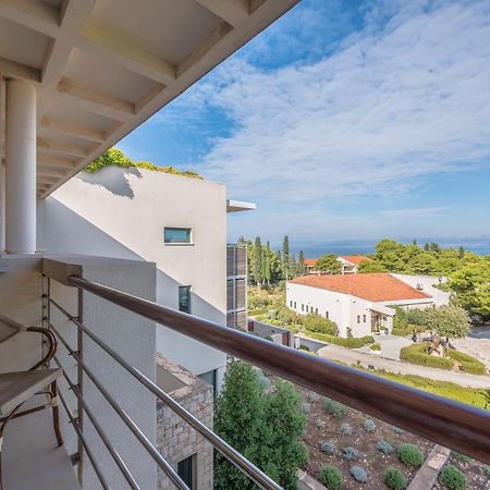 Aminess Vival Velaris Resort Supetar Εξωτερικό φωτογραφία