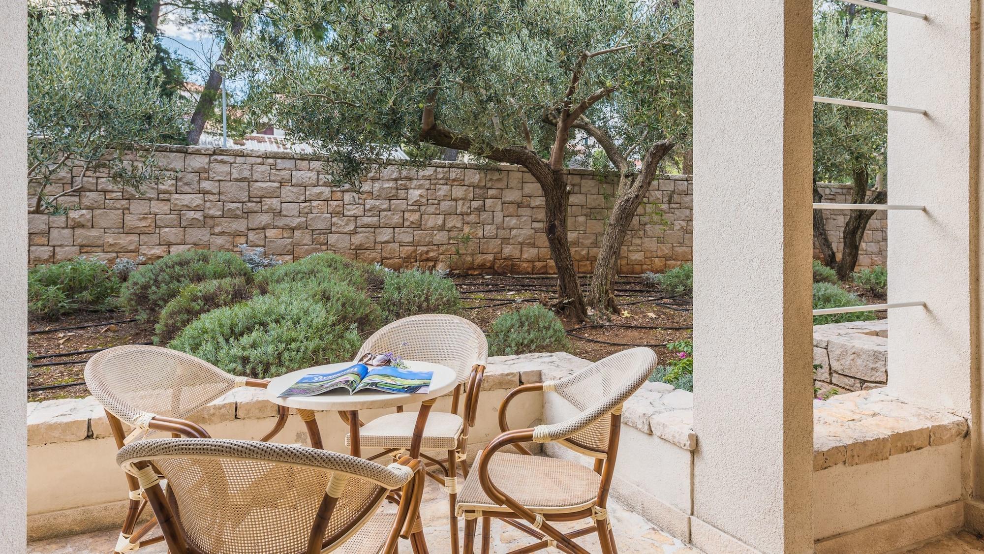 Aminess Vival Velaris Resort Supetar Εξωτερικό φωτογραφία