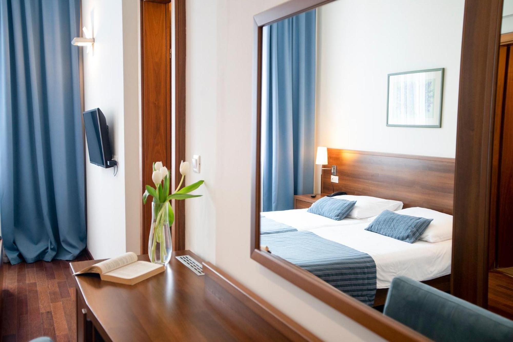 Aminess Vival Velaris Resort Supetar Εξωτερικό φωτογραφία