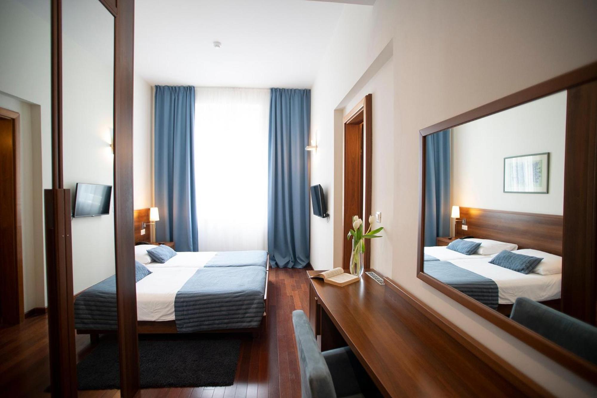 Aminess Vival Velaris Resort Supetar Εξωτερικό φωτογραφία