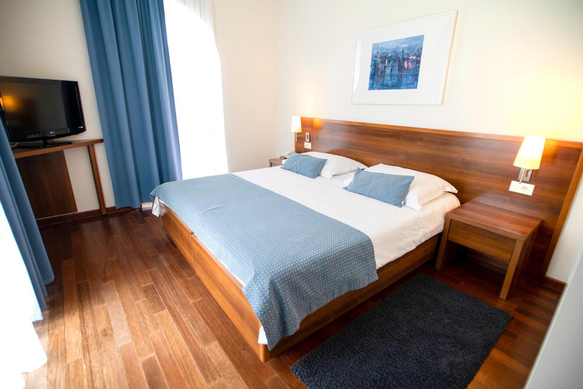 Aminess Vival Velaris Resort Supetar Εξωτερικό φωτογραφία