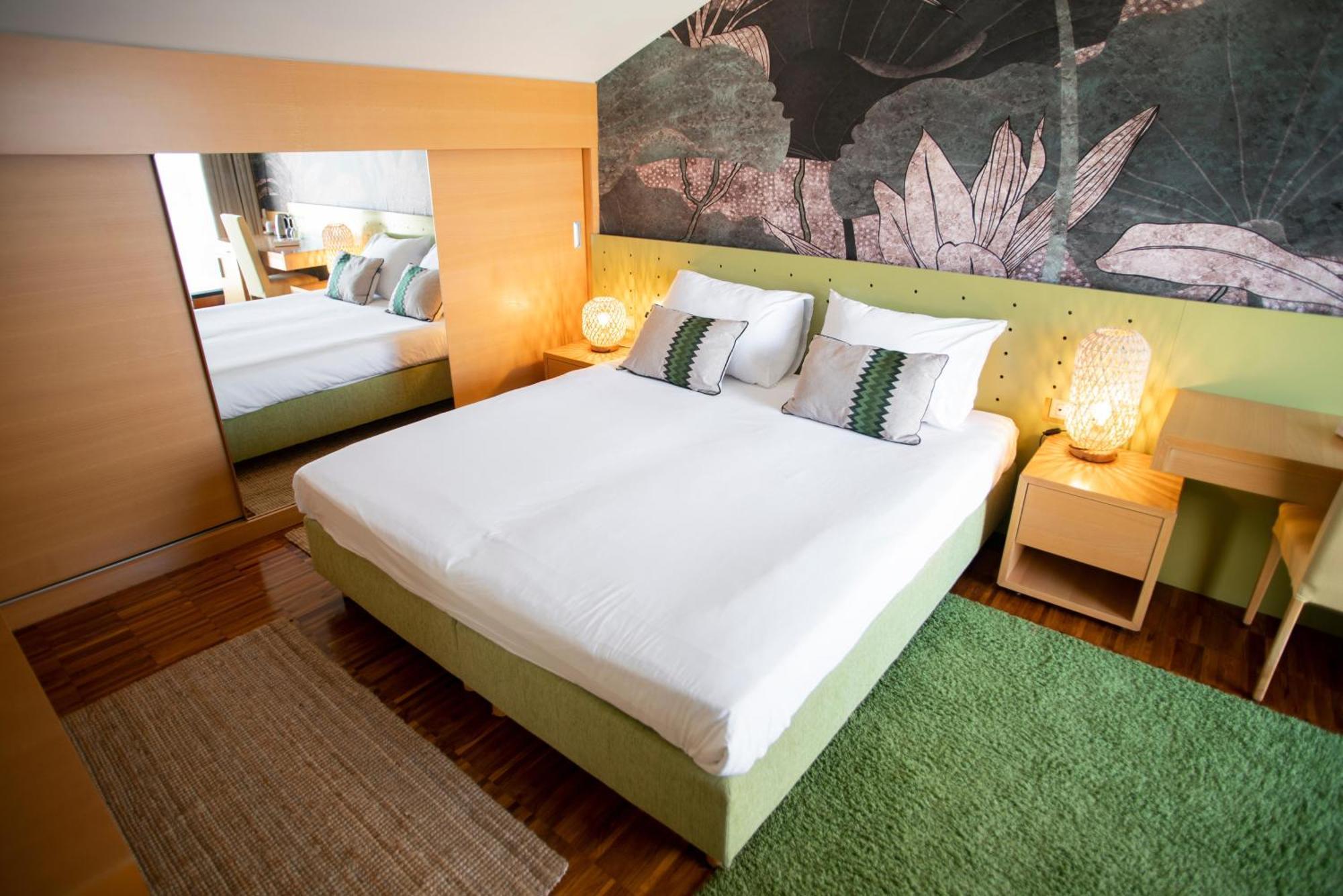 Aminess Vival Velaris Resort Supetar Εξωτερικό φωτογραφία