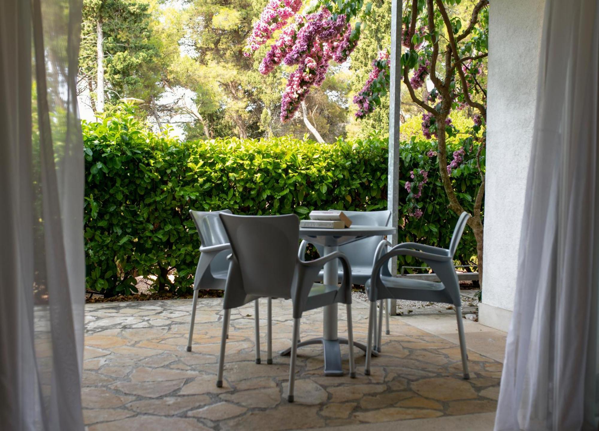 Aminess Vival Velaris Resort Supetar Εξωτερικό φωτογραφία