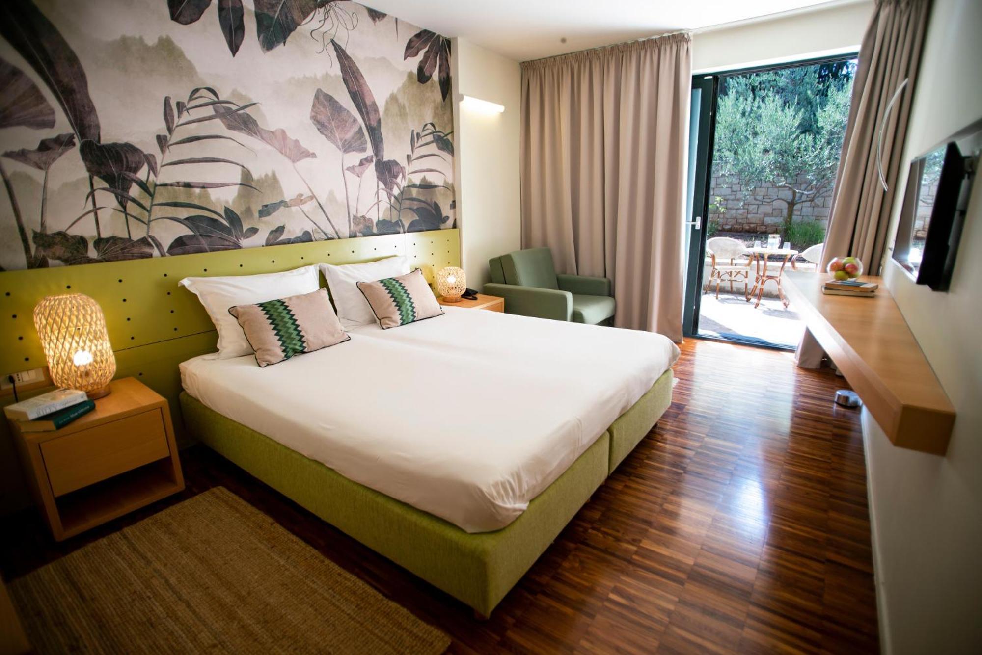 Aminess Vival Velaris Resort Supetar Εξωτερικό φωτογραφία