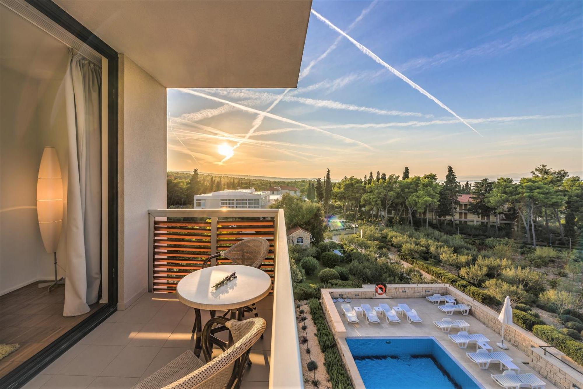 Aminess Vival Velaris Resort Supetar Εξωτερικό φωτογραφία