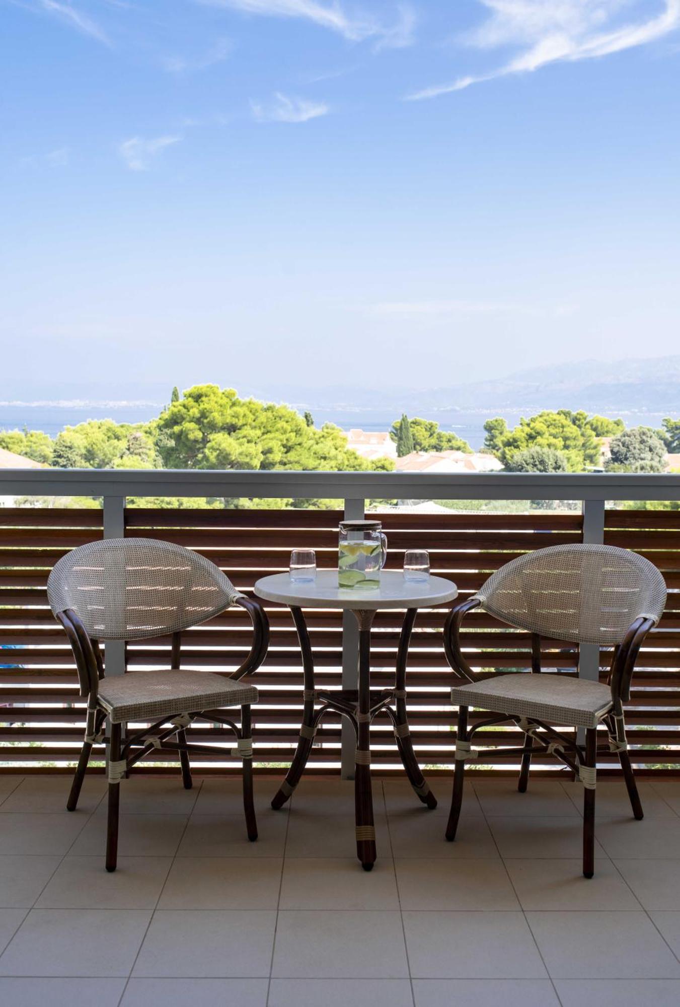 Aminess Vival Velaris Resort Supetar Εξωτερικό φωτογραφία